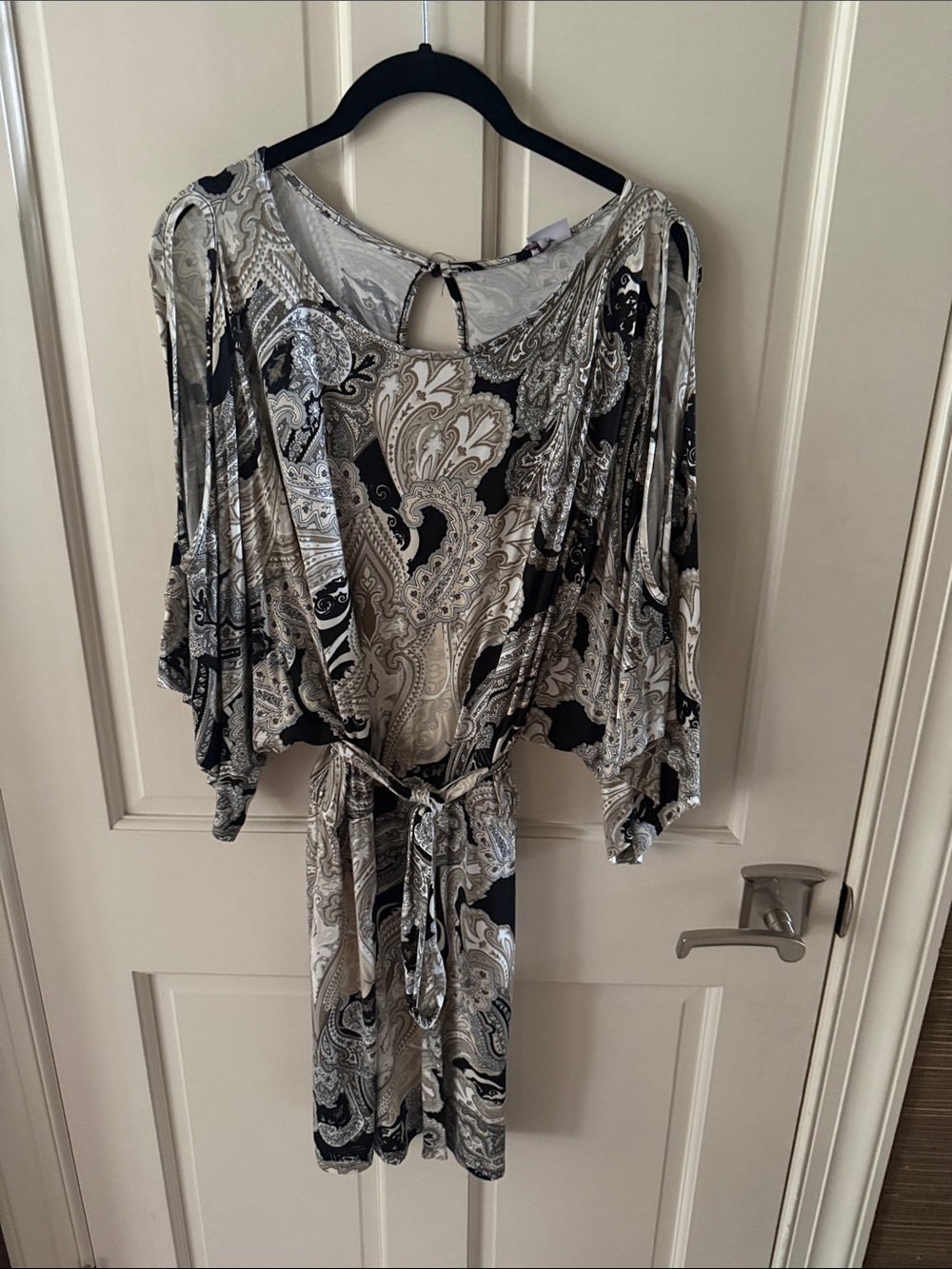 Lascana Patterned cold shoulder paisley print  Dolman Sleeve in Black & Cream
